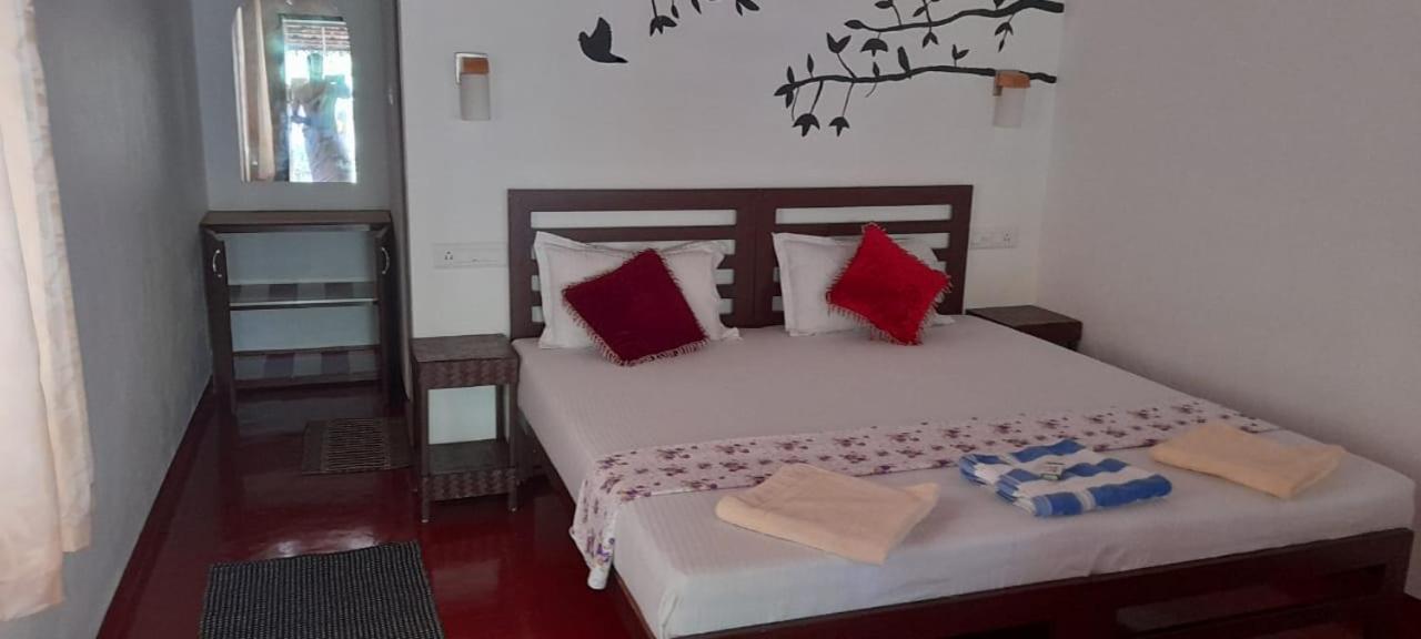 Marari Adonis Beach Villa Марарикулам Екстериор снимка