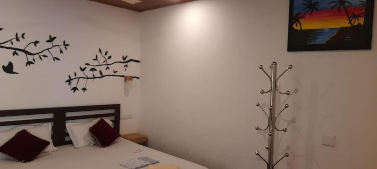 Marari Adonis Beach Villa Марарикулам Екстериор снимка
