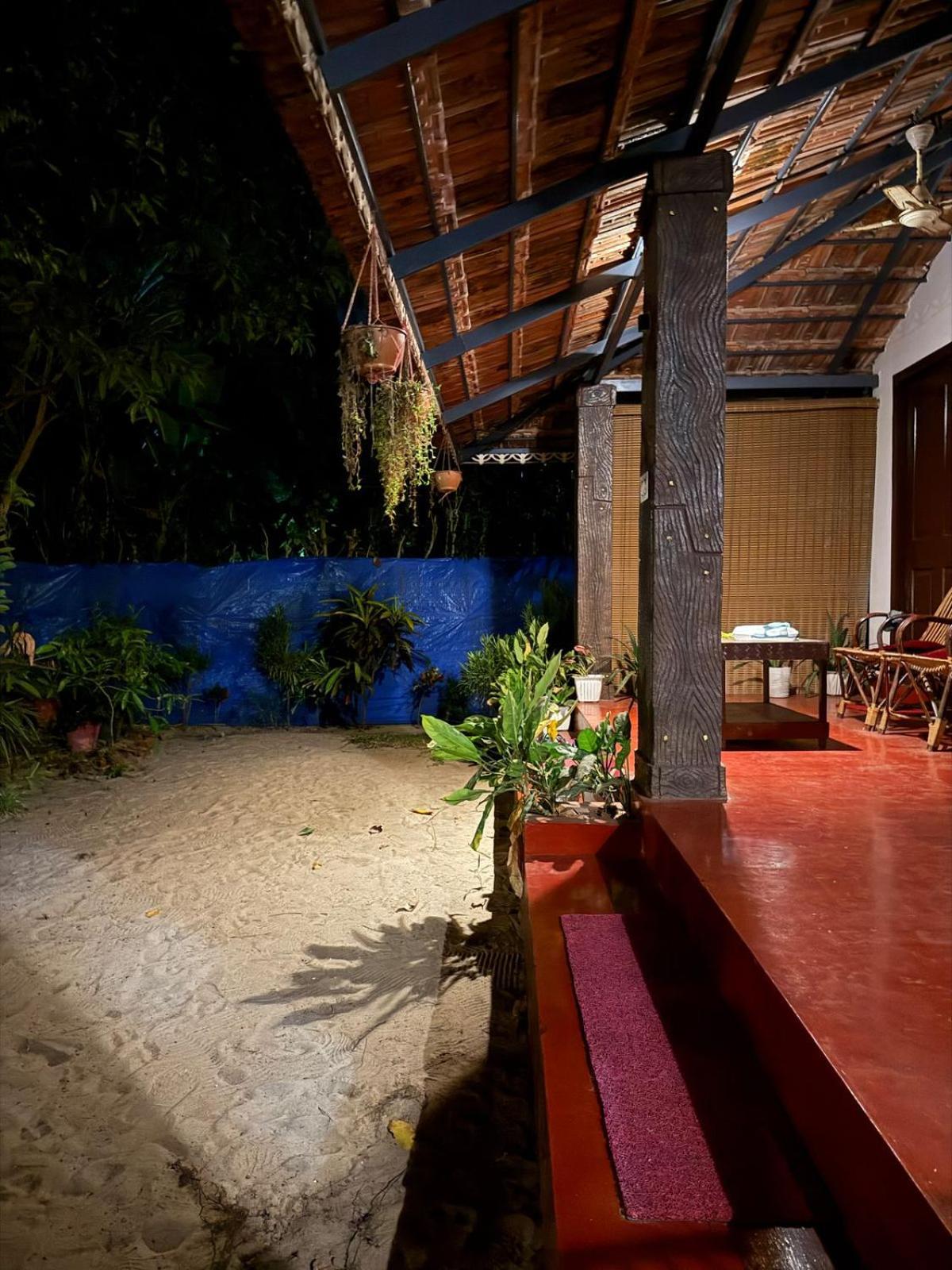 Marari Adonis Beach Villa Марарикулам Екстериор снимка