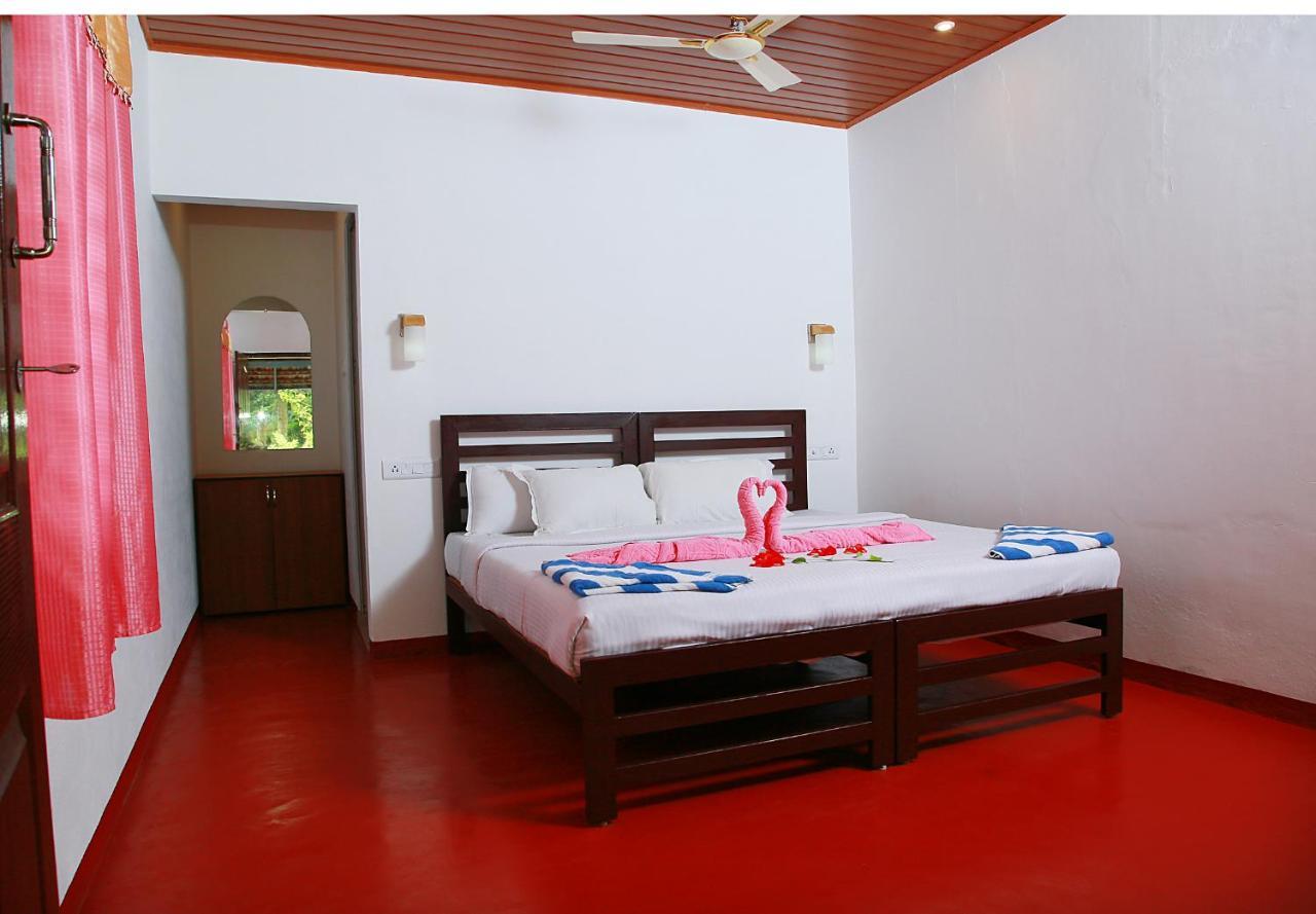 Marari Adonis Beach Villa Марарикулам Екстериор снимка