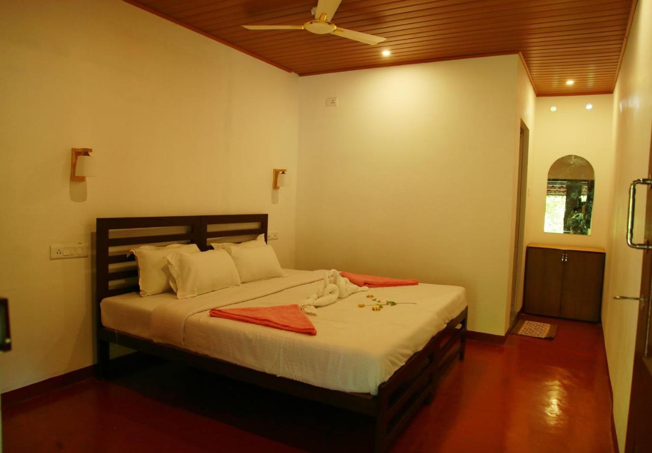 Marari Adonis Beach Villa Марарикулам Екстериор снимка
