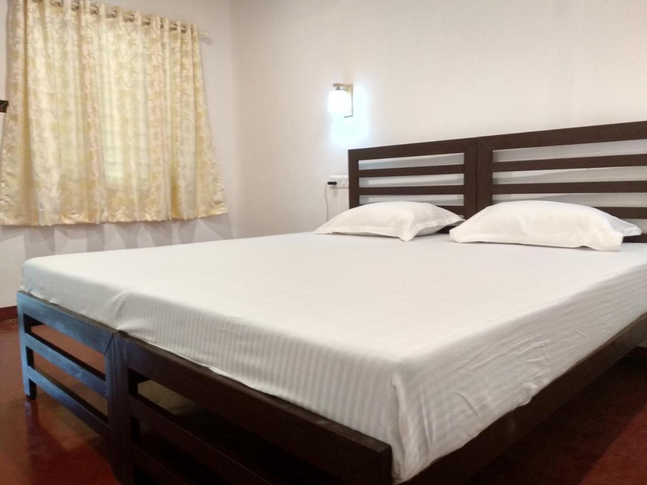 Marari Adonis Beach Villa Марарикулам Екстериор снимка