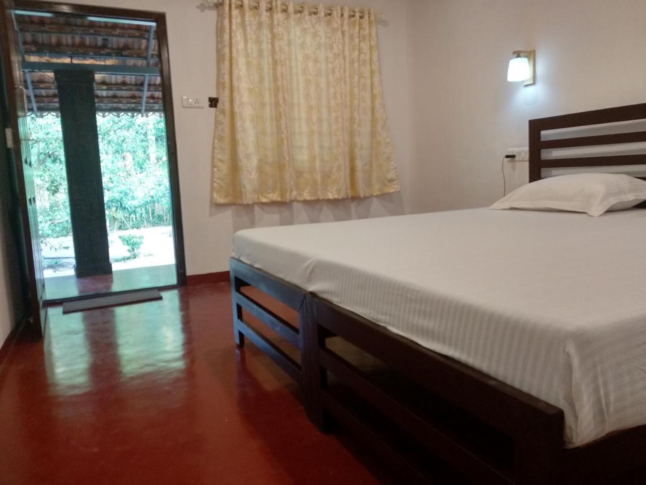 Marari Adonis Beach Villa Марарикулам Екстериор снимка